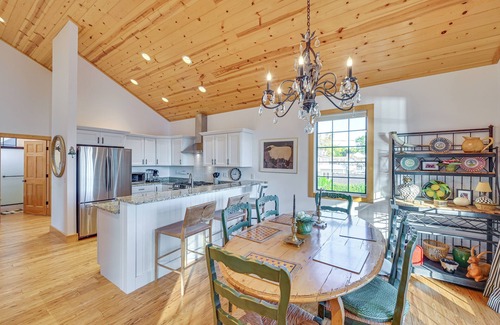 Syracuse House | Walk to Dtwn Syracuse: Private Lake-View Home