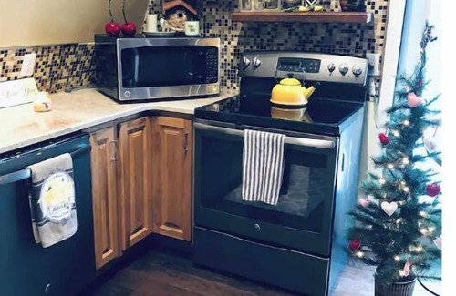 Williamsburg House | Walk to Elk Rapids.Close to Traverse & Charlevoix