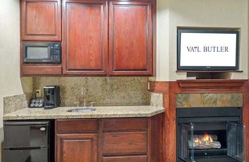 Beaver Creek Apartment | Walk to Everything! BC Village, ski, shop, dine. Amenities galore!