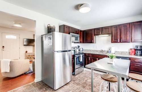 Franklin House | Walk to Franklin Square, Spotless and Welcoming