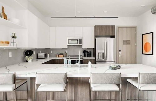 Jefferson Park Condo | Walk to Gameday | Jefferson Park Condo | Tesoro