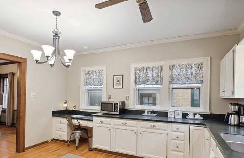 Harters Heights House | Walk to Notre Dame! Harter Heights Hideaway
