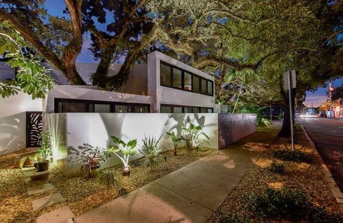 Colee Hammock Apartment | Walk to the best dining, bars, shops, and more