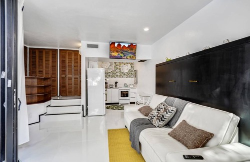 Colee Hammock Apartment | Walk to the best dining, bars, shops, and more