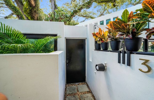 Colee Hammock Apartment | Walk to the best dining, bars, shops, and more