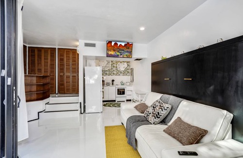 Colee Hammock Apartment | Walk to the best dining, bars, shops, and more