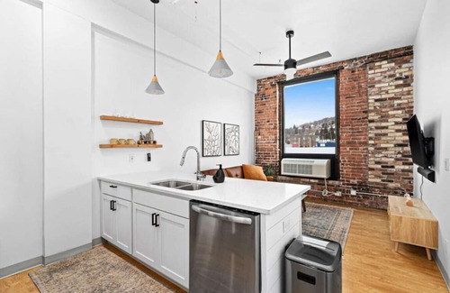 Duluth Apartment | Walkable Location, Coffee Shop Onsite