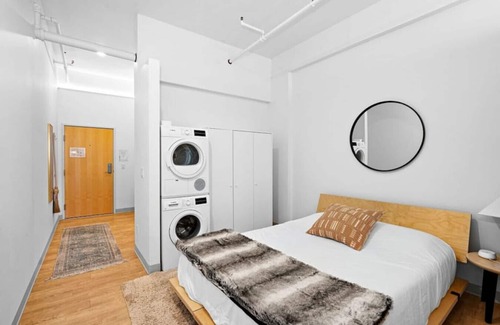 Duluth Apartment | Walkable Location, Coffee Shop Onsite