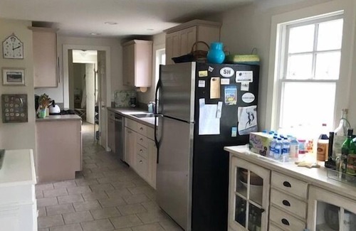 Stone Harbor Cottage | Walking distance to town and the beach. The charm of a beach cottage with all of the updated amenities.