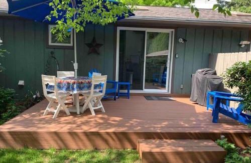 Douglas House | Walking distance to many local attractions - Perfect for a Relaxing Getaway!
