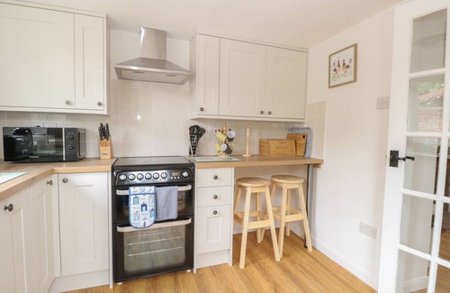 Hickling Cottage | WALLFLOWER COTTAGE, pet friendly, with open fire in Stalham