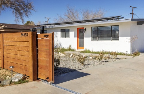 Joshua Tree House | 🌵 Walpi Ranch - Joshua Tree Getaway w/Hot Tub, Fire Pit and BBQ! 🌵