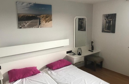 Hochstetten-Dhaun Bed & Breakfast | Wappensaal Dhaun