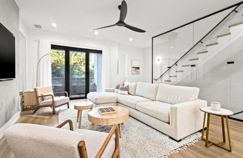 Tampa Heights House | Warm Modern New Construction Townhome in Tampa Heights