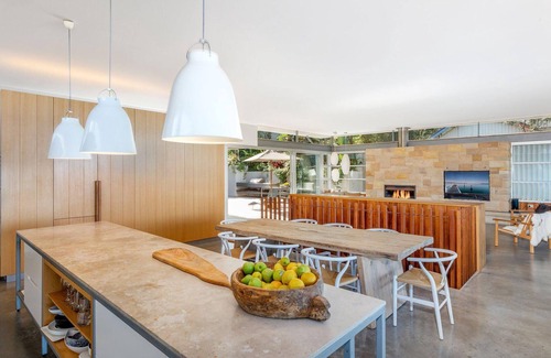 Mona Vale House | Warriewood Hale Kai - Beach Stays