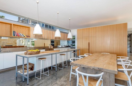 Mona Vale House | Warriewood Hale Kai - Beach Stays