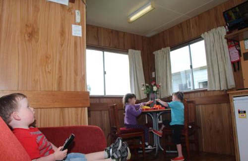 Warrnambool Ski Chalet | Warrnambool Motel and Holiday Park