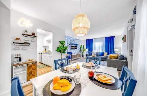 Survey Creek Apartment | Water Front Condo - First Floor - Palm Wave Says