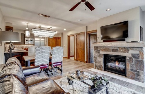 Warrior's Mark Apartment | Water House on Main Street by TO