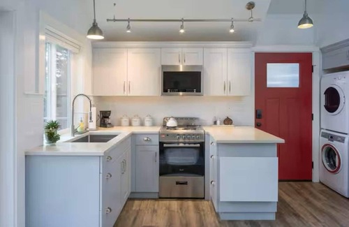 Eastsound Cottage | Water View, Impeccable Studio Cottage overlooking East Sound, Walk to Town, Close to Everything!