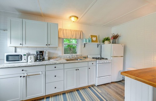 Town of Southold Town Cottage | Water-View New Suffolk Cottage on North Fork!