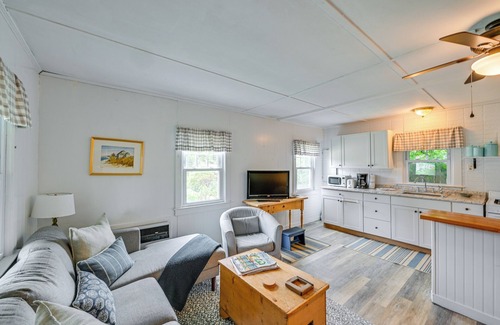 Town of Southold Town Cottage | Water-View New Suffolk Cottage on North Fork!