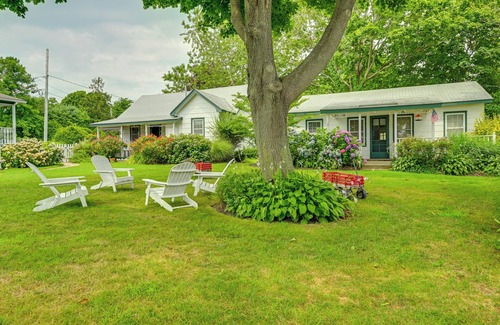 Town of Southold Town Cottage | Water-View New Suffolk Cottage on North Fork!