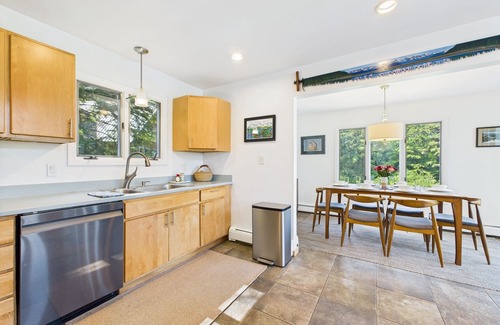 Juneau House | Waterfront 5-Bedroom Retreat w/Sauna & Firepit