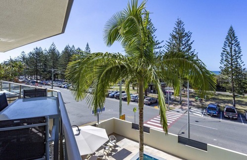 Burleigh Heads Apartment | Waterfront at Wyuna