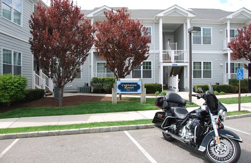 Greenport West Condo | Waterfront Condo C204 At The Cliffside Resort With Amazing Water & Sunset Views