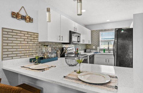 Caloosahatchee Condo | Waterfront Condo with Pool & Boat Slip