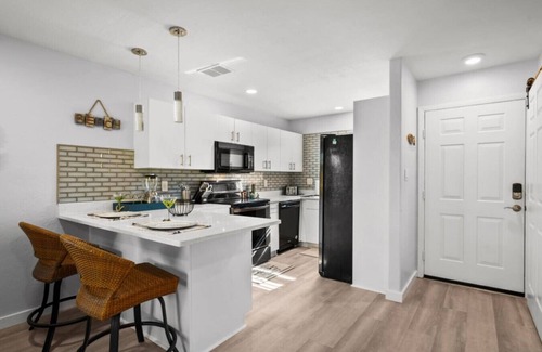 Caloosahatchee Condo | Waterfront Condo with Pool & Boat Slip