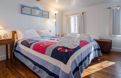 Freeport Cottage | Waterfront Cottage: Spectacular Views! Includes Kayaks, Grill, Fire Pit