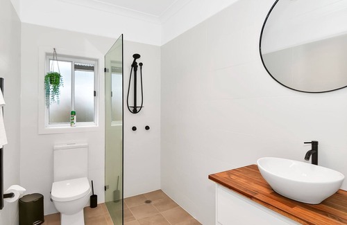 Toukley House | Waterfront Escape Absolute Waterfront