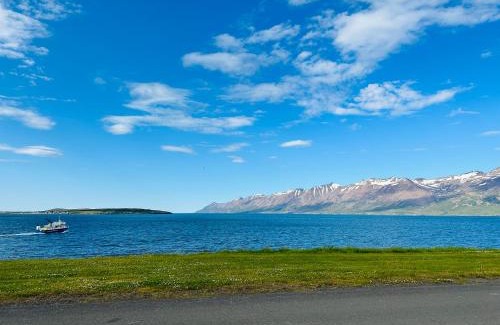Hauganes House | Waterfront Fjord House