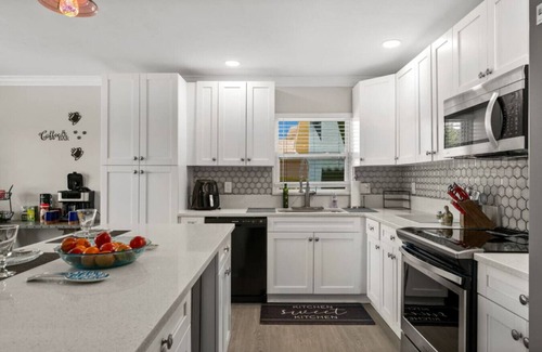 Caloosahatchee House | Waterfront Home with Pool & Boat Slip