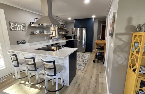 Reed Creek Cottage | Waterfront Lake Hartwell High-End RENOVATED Cottage - 3/1 w/amazing DEEP WATER