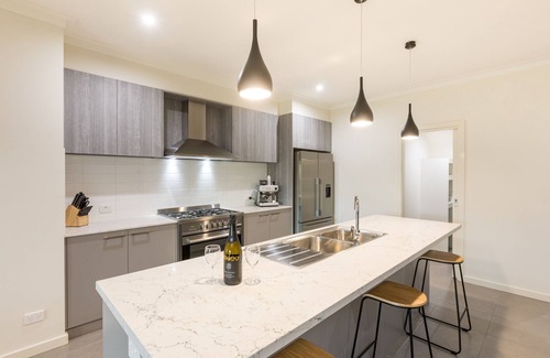 Buronga House | Waterfront - Luxury on the River