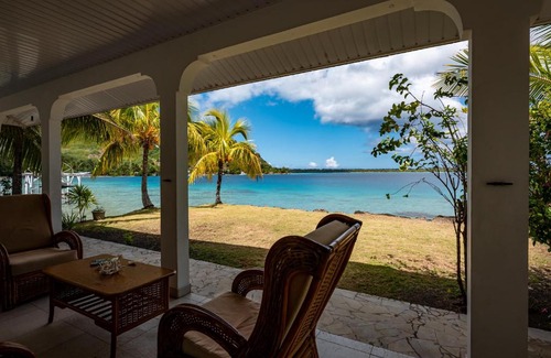 Bora Bora House | Waterfront paradise 2 br; stunning sunsets