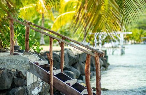 Bora Bora House | Waterfront paradise 2 br; stunning sunsets