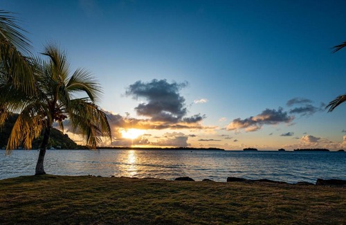Bora Bora House | Waterfront paradise 2 br; stunning sunsets