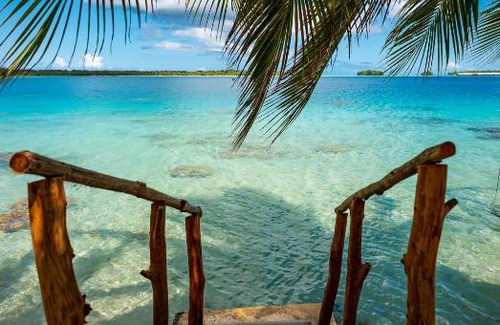 Bora Bora House | Waterfront paradise 2 br; stunning sunsets