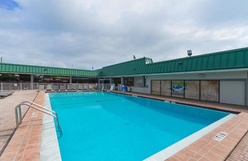 Trailer Estates Apartment | Waterfront Room, Heated Pool, Tiki Bar & Grill