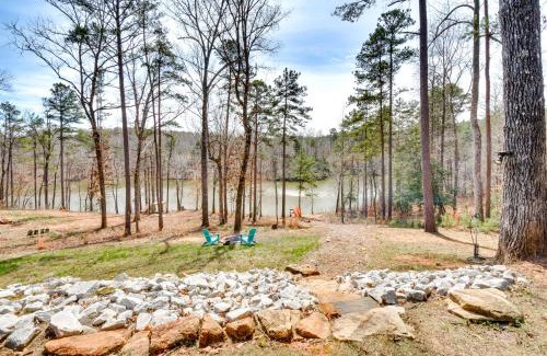 Seneca House | Waterfront Seneca Cabin about 4 Mi to Boat Launch!