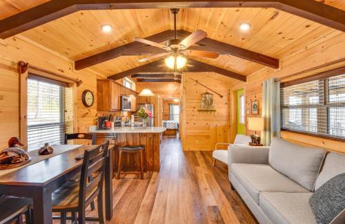 Seneca House | Waterfront Seneca Cabin about 4 Mi to Boat Launch!