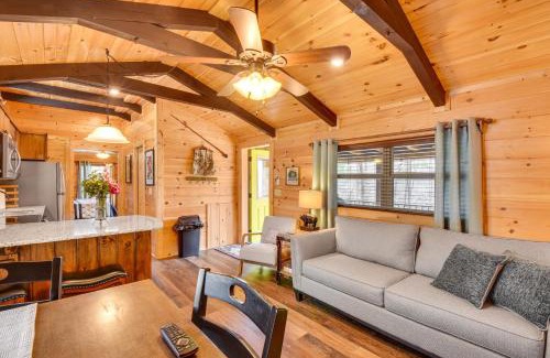 Seneca House | Waterfront Seneca Cabin about 4 Mi to Boat Launch!