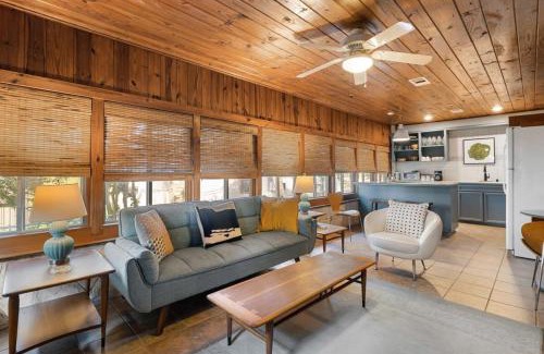 Wimberley House | Waterlily Creekside Serenity