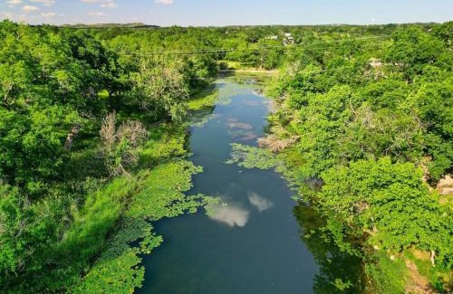 Wimberley House | Waterlily Creekside Serenity