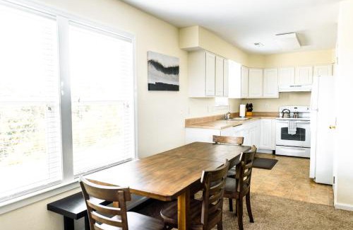Waves Apartment | Watermen's Cabana 3C - 3-Bed, 2-Bath Apartment - Walk To BEACH Access & PET Friendly!