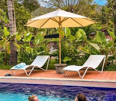 Kuta Bed & Breakfast | Wave Inn - beach house